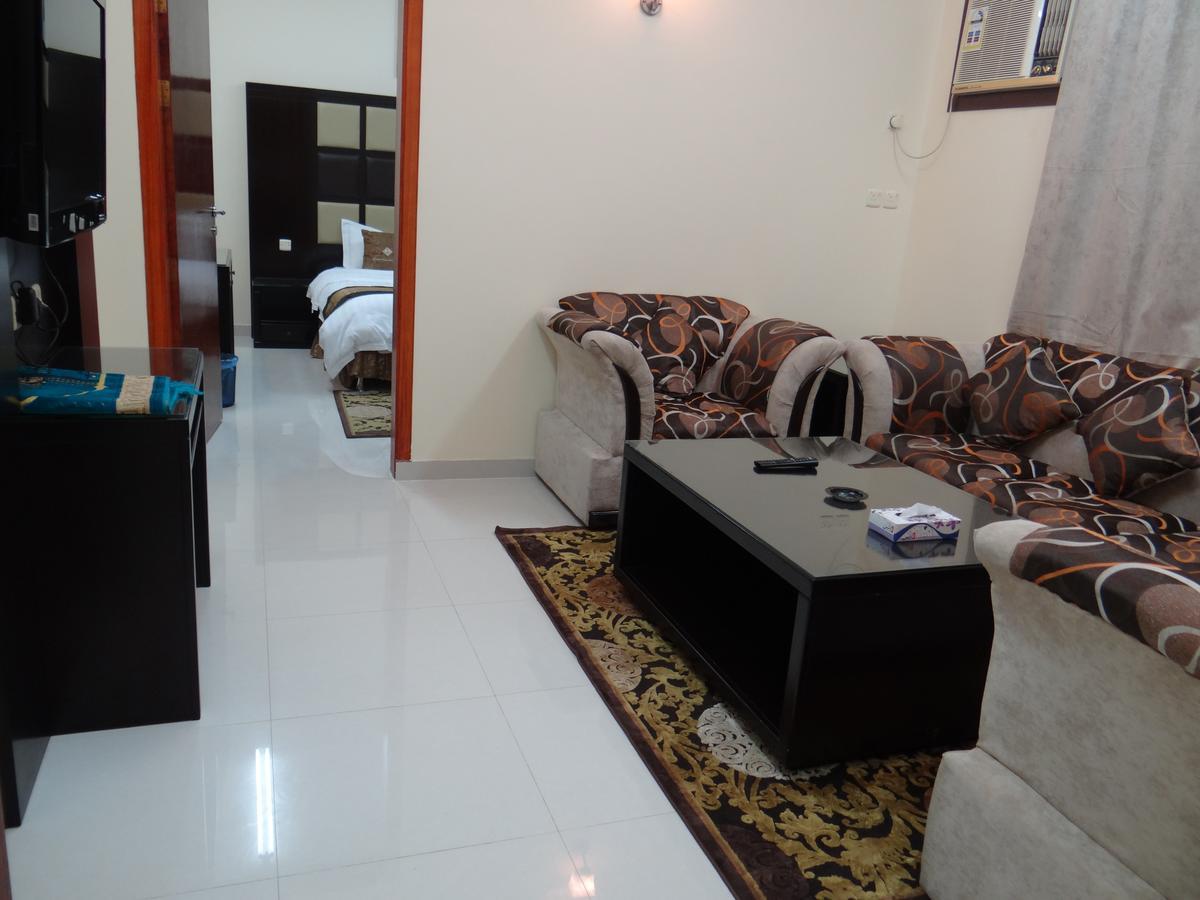 Royal Home Furnished Apartments Wadi Al Dawasir Exterior photo